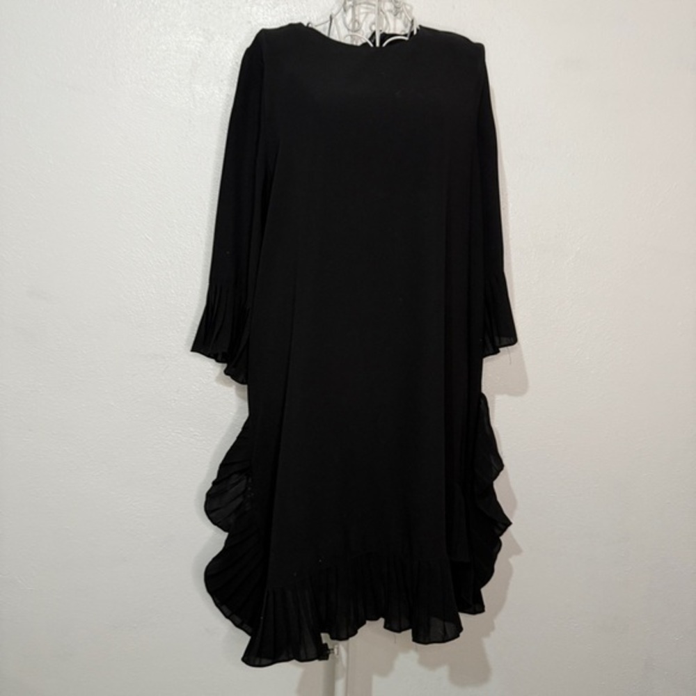 Toi et Moi Black dress w/pleated cuffs and hem. 3/4th sleeves. Sz L.